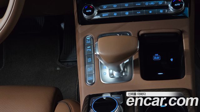Genesis G90 2019 — photo 12