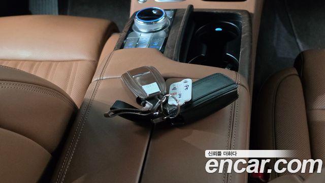 Genesis G90 2019 — photo 21