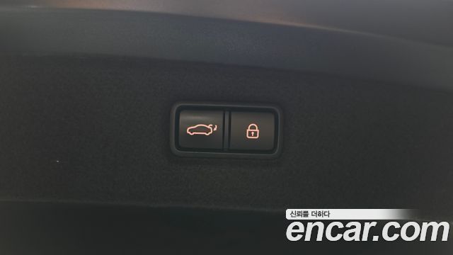 Genesis G90 2019 — photo 24
