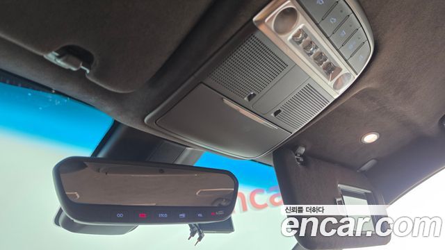 Genesis G90 2019 — photo 27