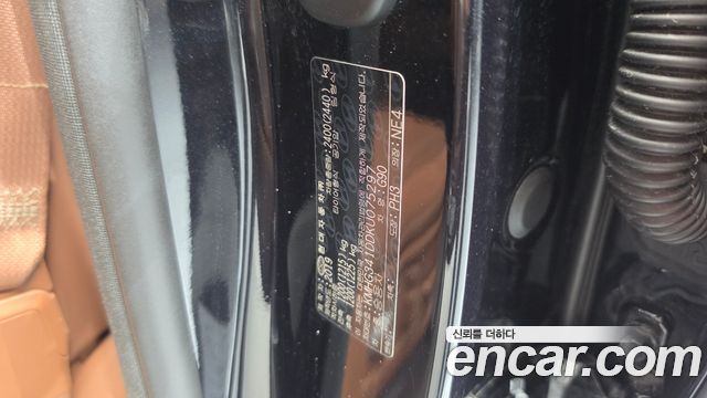 Genesis G90 2019 — photo 28