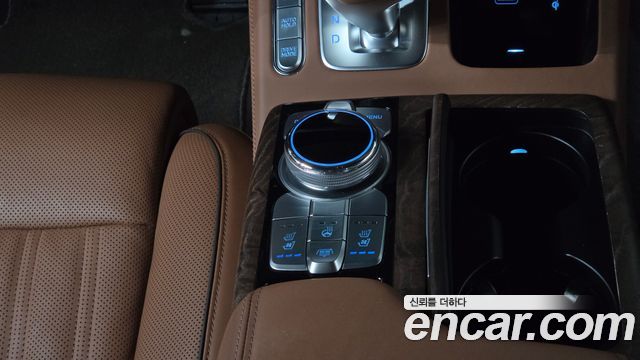 Genesis G90 2019 — photo 30