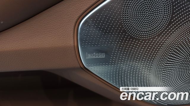 Genesis G90 2019 — photo 41