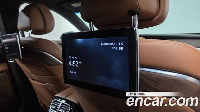 Genesis G90 2019 — photo 42