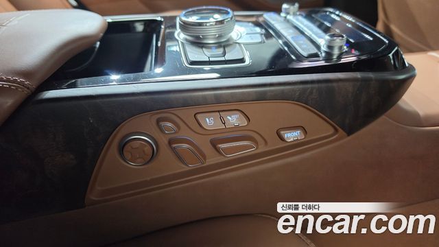 Genesis G90 2019 — photo 43