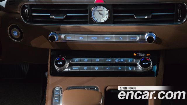 Genesis G90 2019 — photo 46