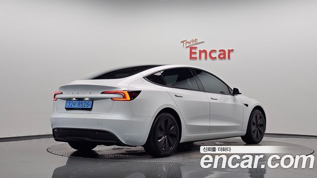 Tesla Model 3 2026 — photo 2