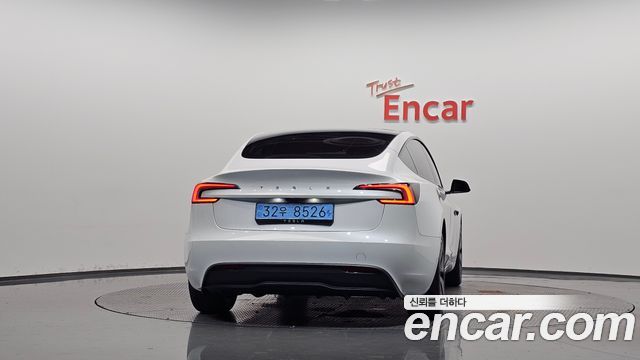 Tesla Model 3 2026 — photo 4