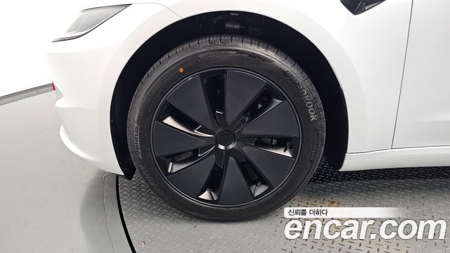 Tesla Model 3 2026 — photo 5