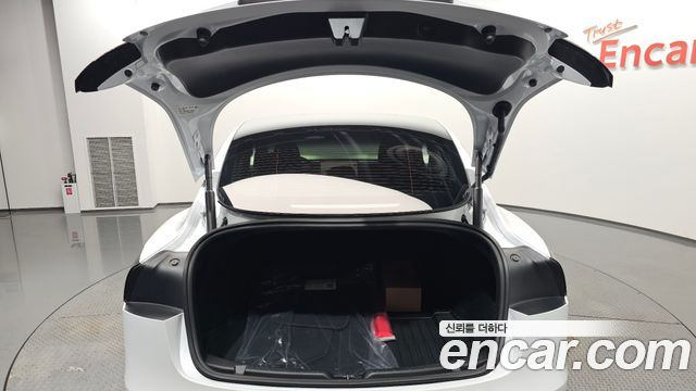 Tesla Model 3 2026 — photo 20