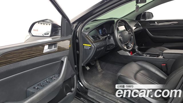 Hyundai Sonata 2016 — photo 13
