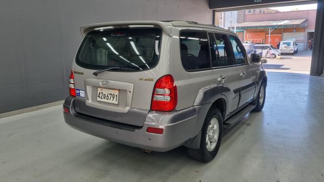Hyundai Terracan 2004 — photo 2