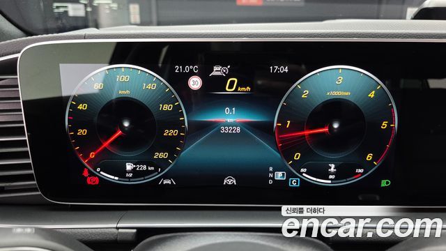 Mercedes-Benz GLE-Class 2022 — photo 11