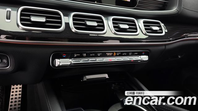 Mercedes-Benz GLE-Class 2022 — photo 23