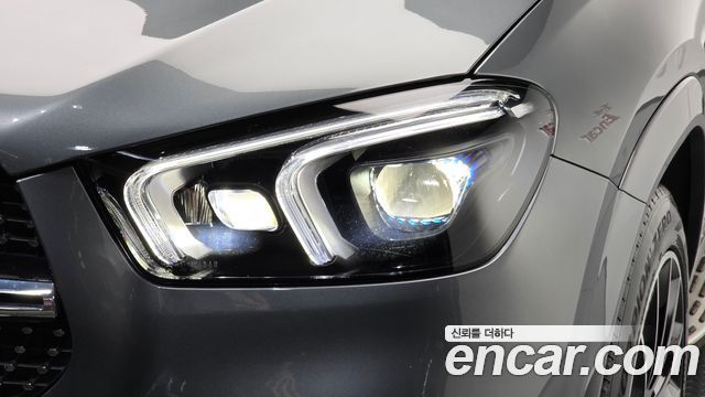Mercedes-Benz GLE-Class 2022 — photo 8