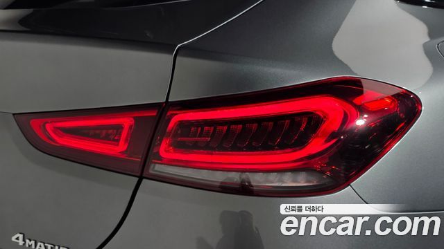 Mercedes-Benz GLE-Class 2022 — photo 9