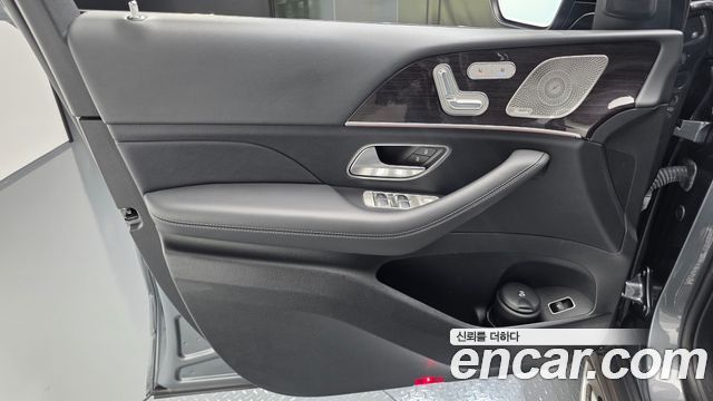 Mercedes-Benz GLE-Class 2022 — photo 14