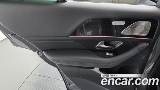 Mercedes-Benz GLE-Class 2022 — photo 15