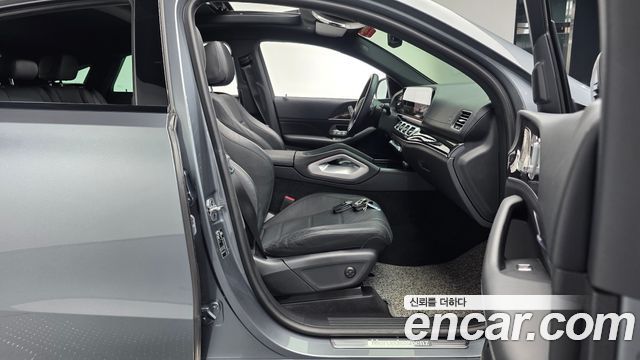 Mercedes-Benz GLE-Class 2022 — photo 16