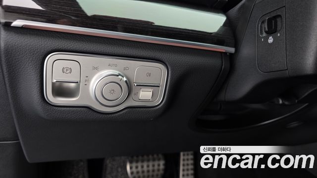 Mercedes-Benz GLE-Class 2022 — photo 27