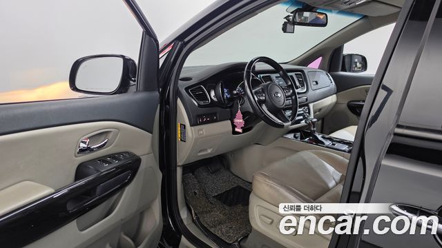Kia Canival 2019 — photo 13