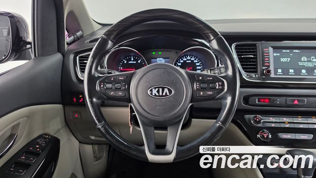 Kia Canival 2019 — photo 18