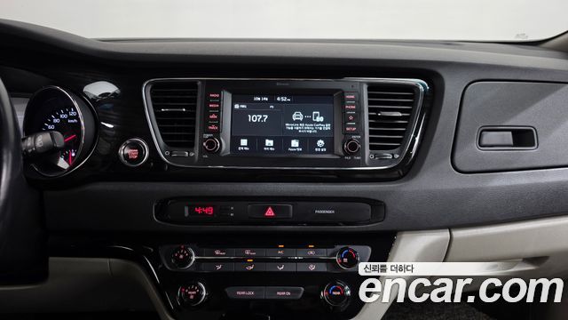 Kia Canival 2019 — photo 20