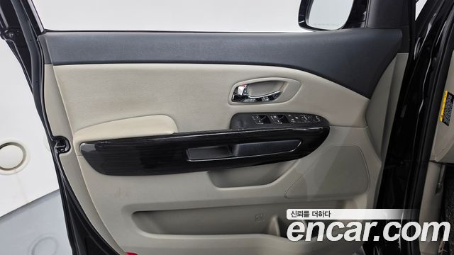 Kia Canival 2019 — photo 14
