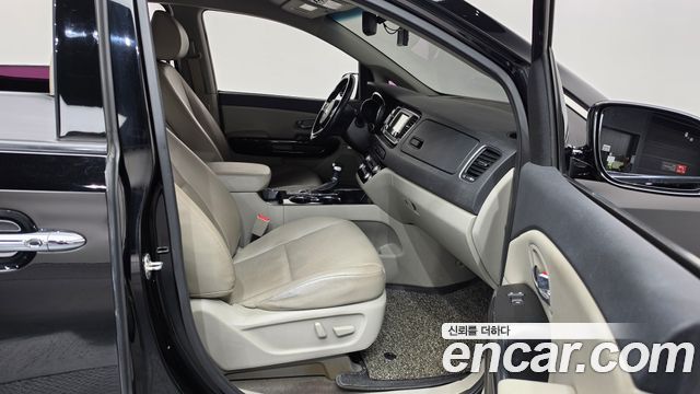 Kia Canival 2019 — photo 16