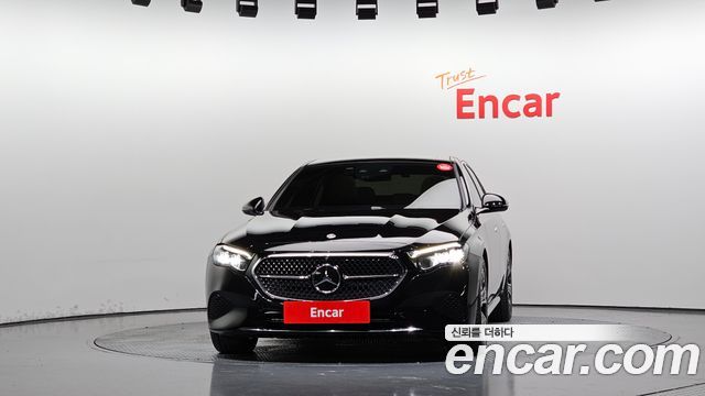 Mercedes-Benz E-Class 2025 — photo 3