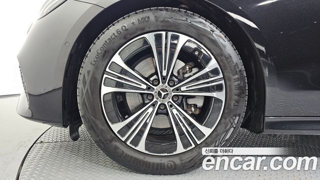 Mercedes-Benz E-Class 2025 — photo 5