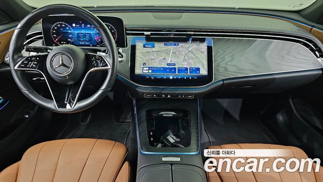Mercedes-Benz E-Class 2025 — photo 7