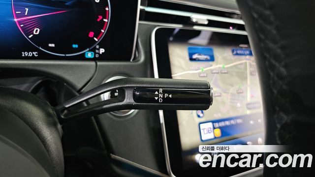 Mercedes-Benz E-Class 2025 — photo 9