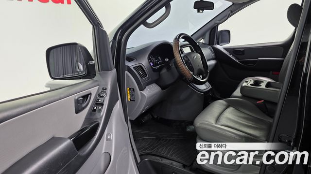 Hyundai Starex 2018 — photo 11
