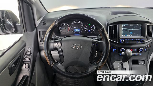Hyundai Starex 2018 — photo 14