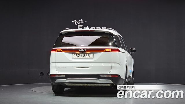 Kia Canival 2022 — photo 4