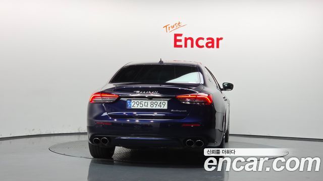 Maserati Quattroporte 2019 — photo 4