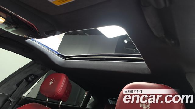 Maserati Quattroporte 2019 — photo 25