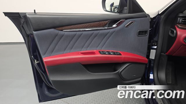 Maserati Quattroporte 2019 — photo 14