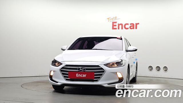 Hyundai AVANTE 2017 — photo 3