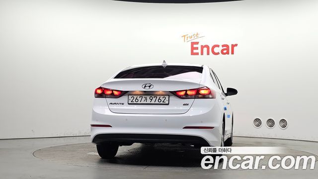 Hyundai AVANTE 2017 — photo 4