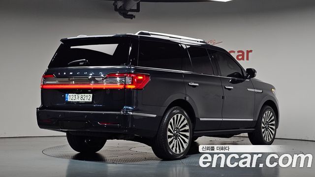 Lincoln Navigator 2021 — photo 2