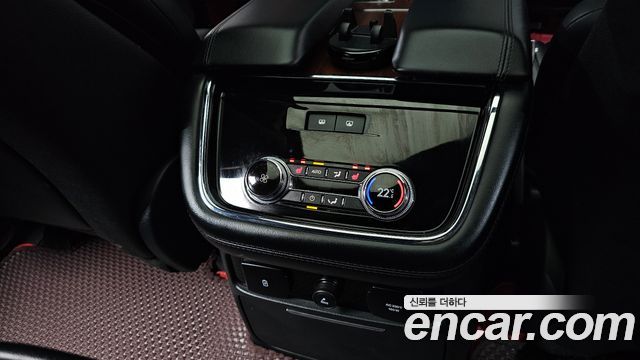 Lincoln Navigator 2021 — photo 25