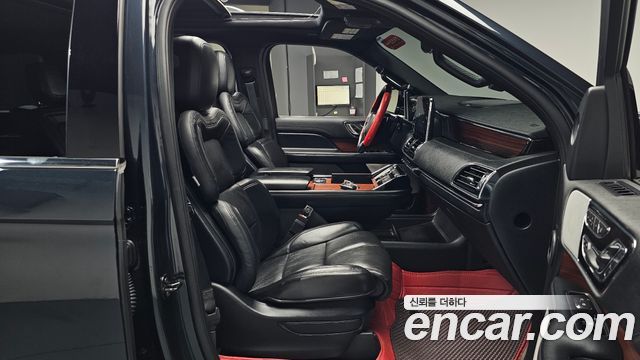 Lincoln Navigator 2021 — photo 16
