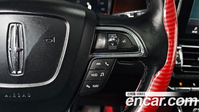Lincoln Navigator 2021 — photo 42