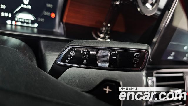 Lincoln Navigator 2021 — photo 46