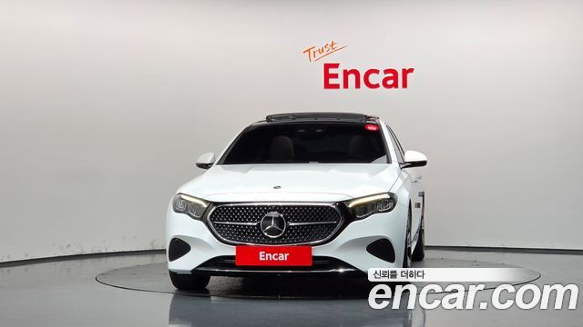 Mercedes-Benz E-Class 2024 — photo 3