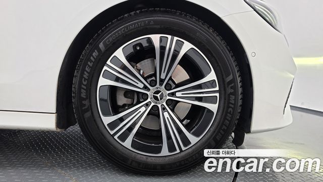 Mercedes-Benz E-Class 2024 — photo 5
