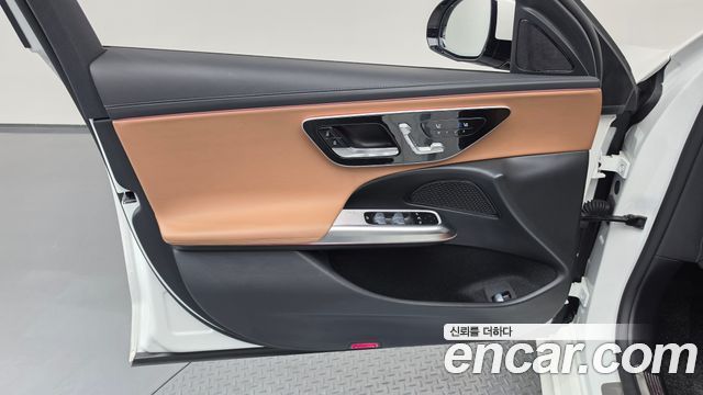 Mercedes-Benz E-Class 2024 — photo 14