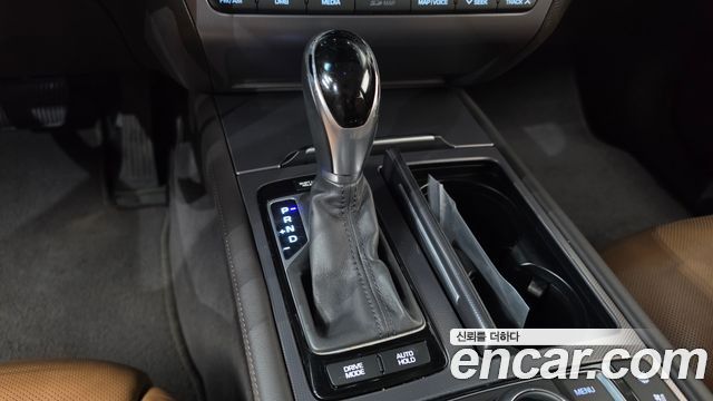 Hyundai Genesis 2016 — photo 9